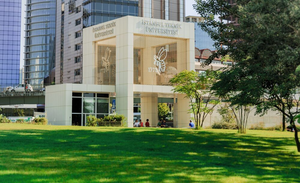 Istanbul Technical University Bee Gate.jpg