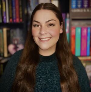 Zoe Leunissen Headshot.jpg