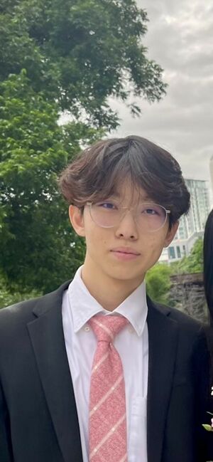 Warren Profile Picture.jpg